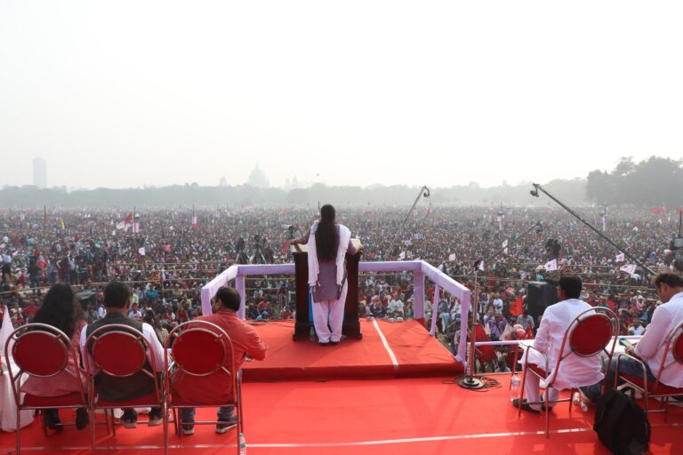 कोलकाता के ब्रिगेड परेड ग्राउंड में डीवाईएफआई की रैली, लोकसभा चुनाव की कमान के लिए युवा तैयार 