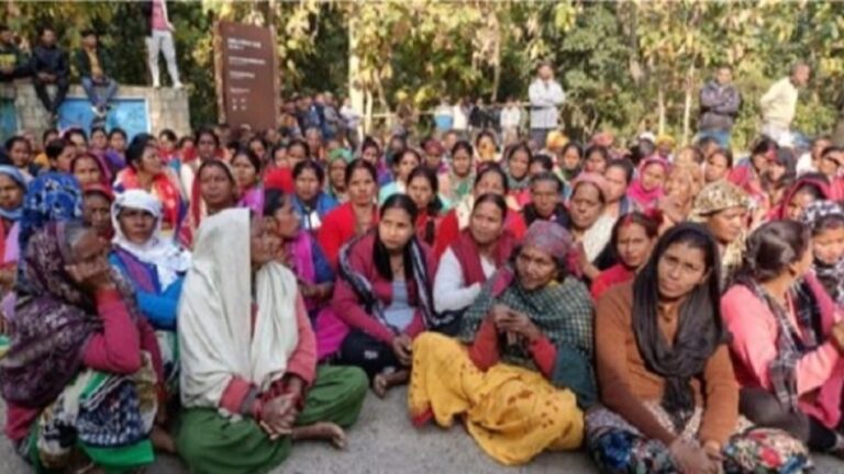 उत्तराखंड: हिंसक पशुओं से रक्षा के लिए कॉर्बेट नेशनल पार्क में प्रदर्शन कर रहे लोगों पर पुलिसिया दमन
