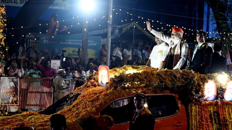 अजेयता का मिथक: 2024 में मोदी की वापसी होगी या 2004 की होगी पुनरावृत्ति?