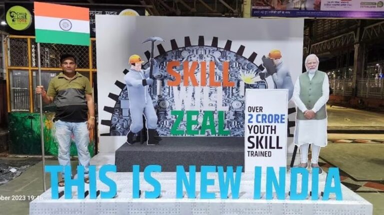 पीएम सेल्फी प्वाइंट की लागतों पर RTI नियमों के तहत जवाब देने वाले अधिकारी का तबादला