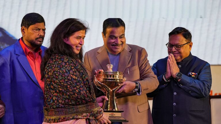विचारधारा शून्यता के माहौल में: क्या मोदी-शाह सत्ता गडकरी की पीड़ा पर ध्यान देगी?