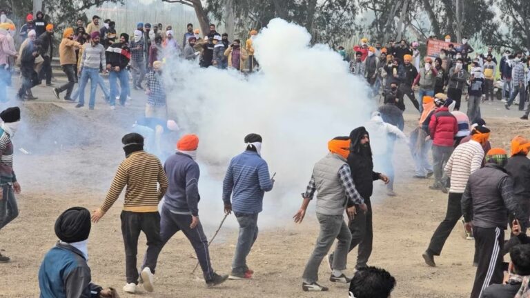 अपने ही नागरिकों-किसानों पर ड्रोन से बम बरसाती सरकार