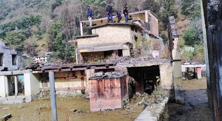 ग्राउंड रिपोर्ट: अब लखवाड़ डैम के लिए 35 गांवों को छलने की तैयारी