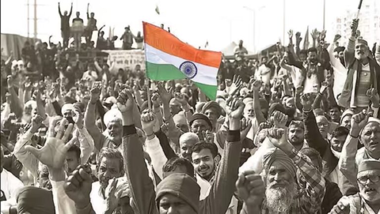विराटता की उद्दंडता के विरुद्ध मनुष्य की लघुता की सहकारी ‎और समवायी ‎विनम्रता की स्वतंत्रता का उपकरण है लोकतंत्र