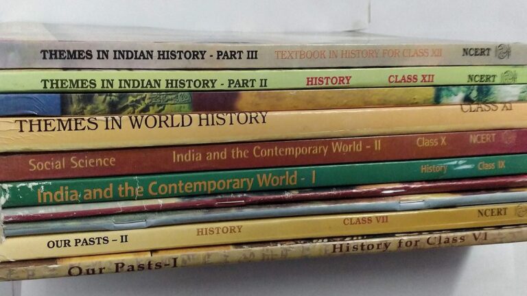 एनसीईआरटी की किताबों में बदलाव: तथ्यों को तोड़-मरोड़कर छात्रों में भ्रम फैलाने की साजिश