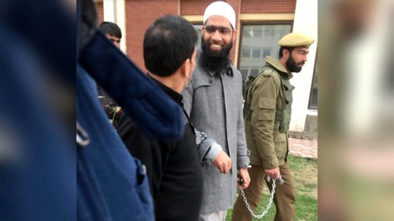 कश्मीर के पत्रकार आसिफ़ सुल्तान की पांच साल से अधिक की कैद की दास्तान