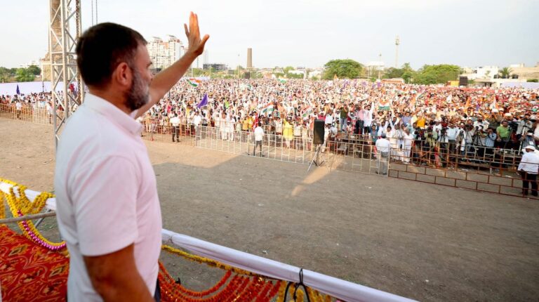 जिन चीजों को मुद्दा वामपंथी-बहुजन नेताओं को बनाना चाहिए, उसे राहुल गांधी बना रहे हैं
