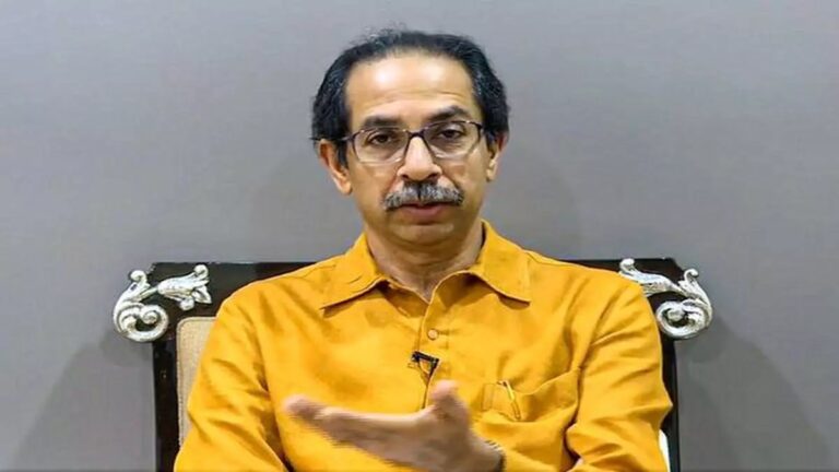 उद्धव ठाकरे ने निर्वाचन आयोग को कठघरे में खड़ा किया