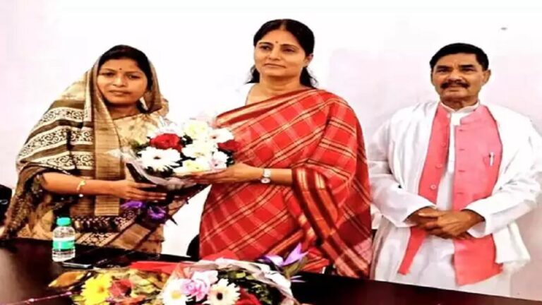 लोकसभा चुनाव 2024: मिर्जापुर में अनुप्रिया व राबर्ट्सगंज में रिंकी को मिल रही कड़ी चुनौती, रोमांचक मुकाबले में चौंका सकते हैं नतीजे !
