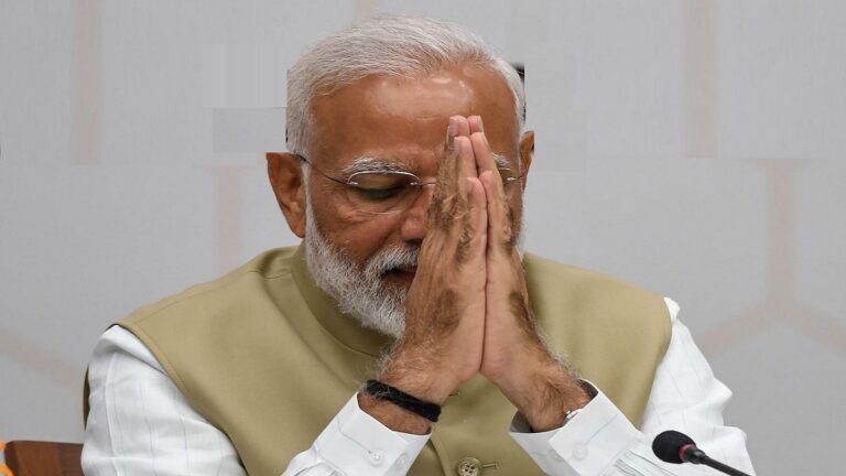 नरेंद्र मोदी परिघटना अपने अंत की ओर बढ़ रही है