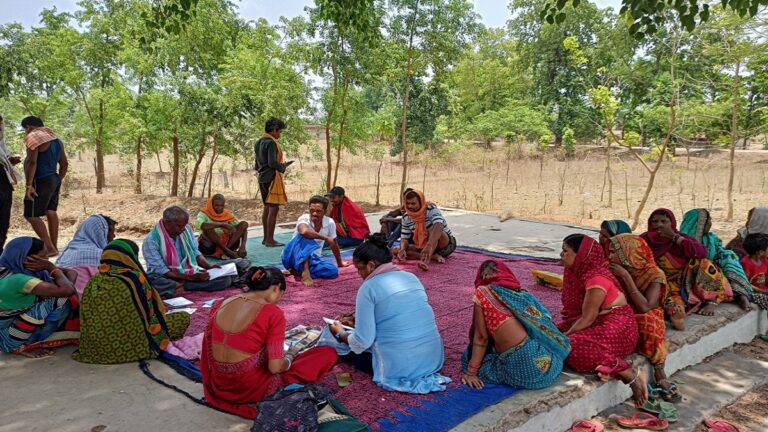 झारखंड: माइक्रो फाइनेंस कंपनियों के आतंक से ग्रामीण महिलाओं का जीना मुहाल