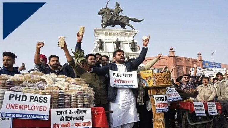 प्रभात पटनायक का लेख: बेरोजगारी के संकट को हल करने का रास्ता क्या है ?