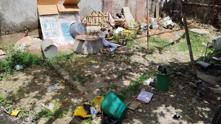 ग्राउंड रिपोर्ट: स्वच्छ भारत के नक़्शे में क्यों नज़र नहीं आतीं स्लम बस्तियां?