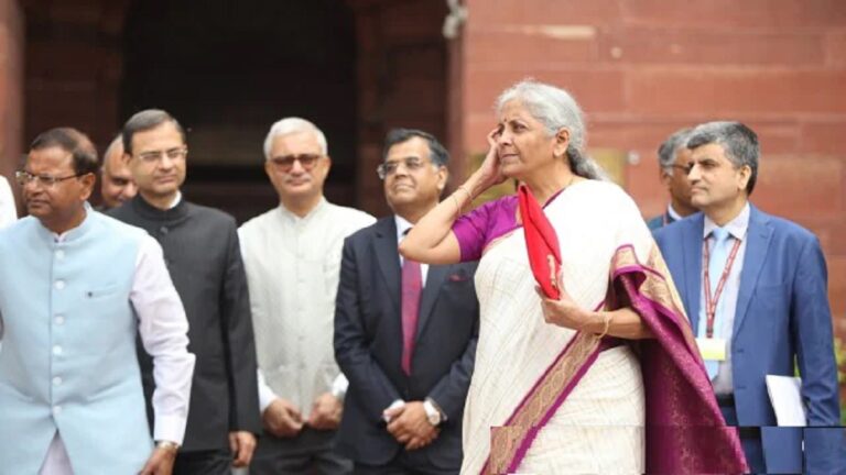 आम बजट 2024: ‘लड़खड़ाते भारत’ का बजट?