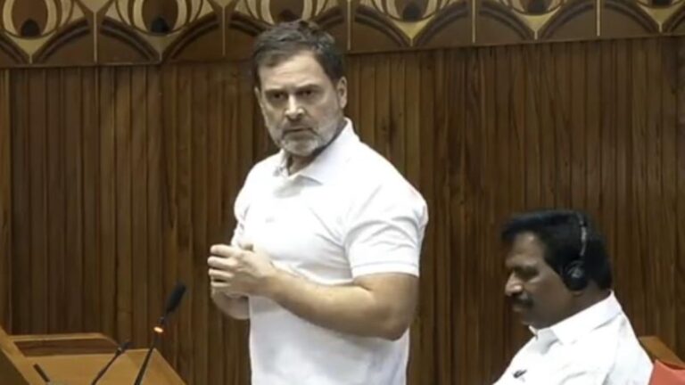 बजट पर राहुल गांधी का धारदार भाषण और मीडियाकर्मियों के लिए संसद के बाहर पिंजरे का इंतजाम  