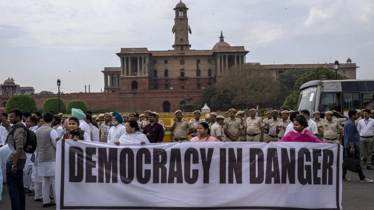 क्या वाम-लोकतांत्रिक ताकतें नवउदारवादी अर्थनीति में बदलाव को राजनीतिक मुद्दा बनाएगी?
