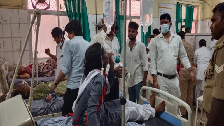 मिर्ज़ापुर: प्रभारी मंत्री का जनपद भ्रमण और कलेक्ट्रेट में कोलकाता रेप कांड के विरोध में गश खाकर गिरतीं प्रर्दशनकारी छात्राएं