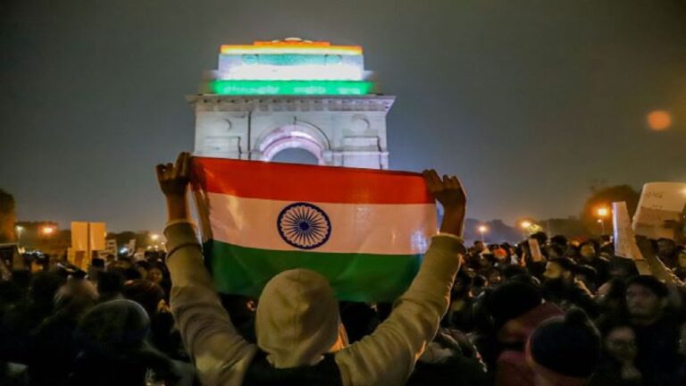सुरक्षा और सियासत की सियह-रात में लोकतंत्र का रोशनदान