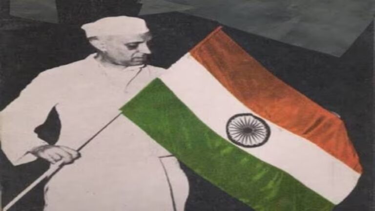 संविधान सभा में नेहरू ने कहा-‘तिरंगा साम्राज्य का नहीं आज़ादी का झंडा है’