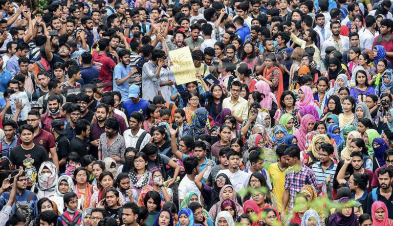 बांग्लादेश के आईने में क्यों भारत का अक्स?