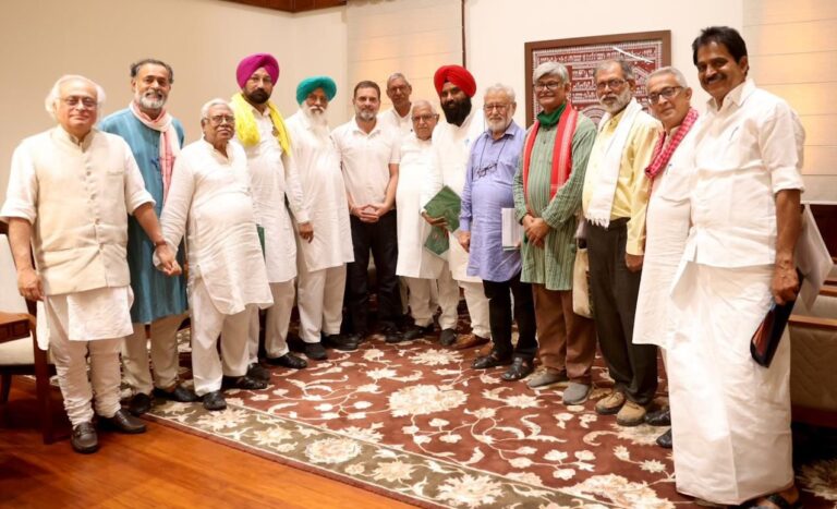 किसानों और सर्वसेवा संघ के प्रतिनिधियों से राहुल गांधी ने की मुलाकात