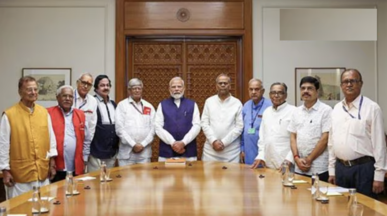 पीएम मोदी घुटने के बल चलकर यूपीएस तक आ गए हैं, कर्मचारी उन्हें ओपीएस तक लाकर ही चैन लेगा