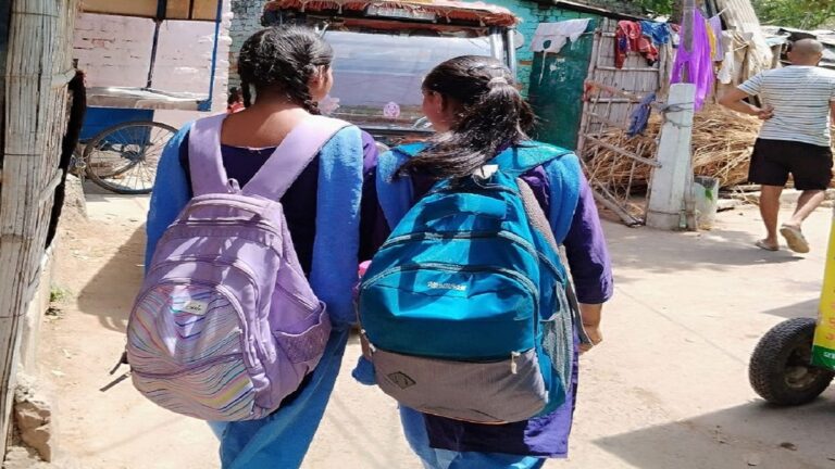 ग्राउंड रिपोर्ट: शोषण के खिलाफ अब बोलती हैं किशोरियां