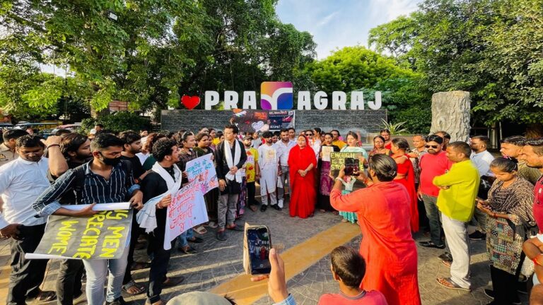 रेपिस्टों के विरोध में उतरा सतरंगी समाज, नुक्कड़ नाटक कर दिया संदेश