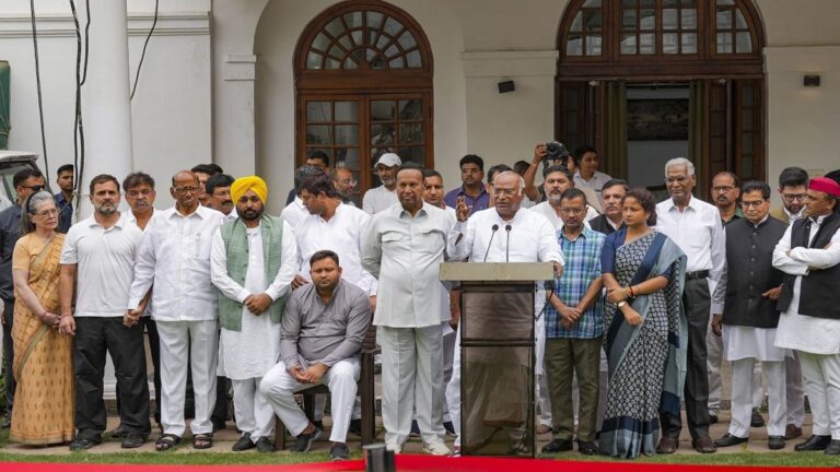 आखिर इस समय कांग्रेस किसकी दोस्त और किसकी दुश्मन पार्टी है!