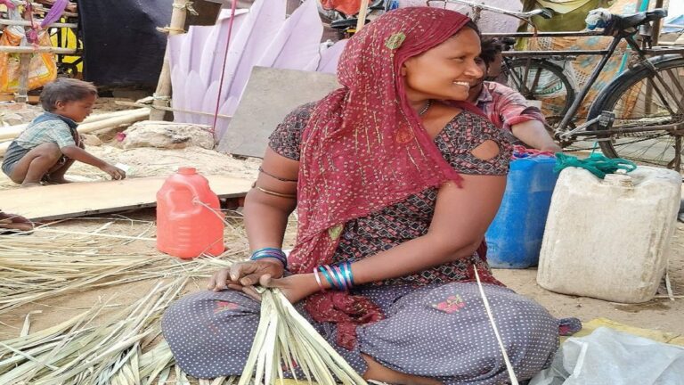 ग्राउंड रिपोर्ट: स्लम बस्ती में रहने वालों को भी स्वास्थ्य सुविधाएं पाने का अधिकार है