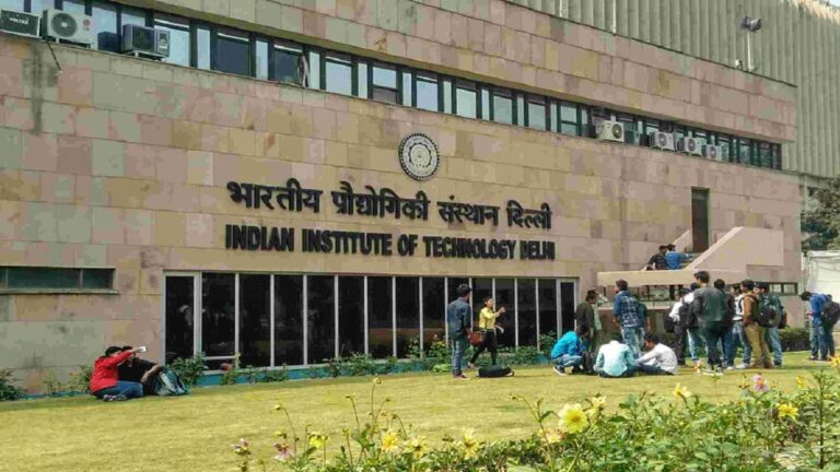 आईआईटी दिल्ली में एससी, एसटी, ओबीसी के शिक्षकों की भारी कमी, नियुक्ति में आरक्षण नियमों का नहीं हो रहा पालन ?