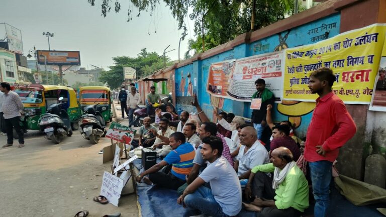 ग्राउंड रिपोर्ट: बनारस में अतिक्रमण हटाने के बहाने उजाड़े जा रहे रेहड़ी-पटरी वाले, जो गरीबों का पेट भरते थे, वो अब भुखमरी के शिकार…!