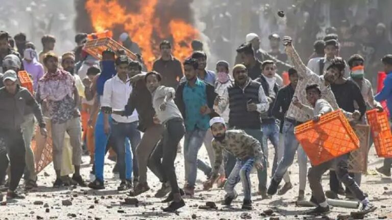 उत्तर प्रदेश में सांप्रदायिक तापमान लगातार बढ़ाया जा रहा है