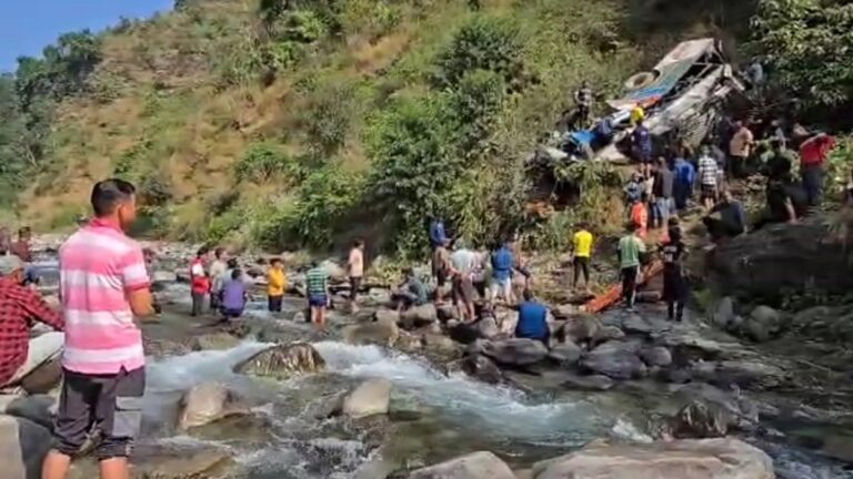 उत्तराखंड बस हादसे से उभरे सवाल