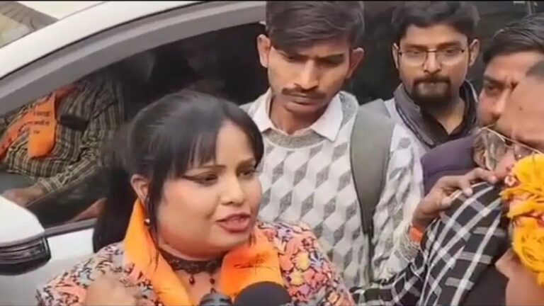 अब भाजपा को हुई बापू के भजन की चुभन