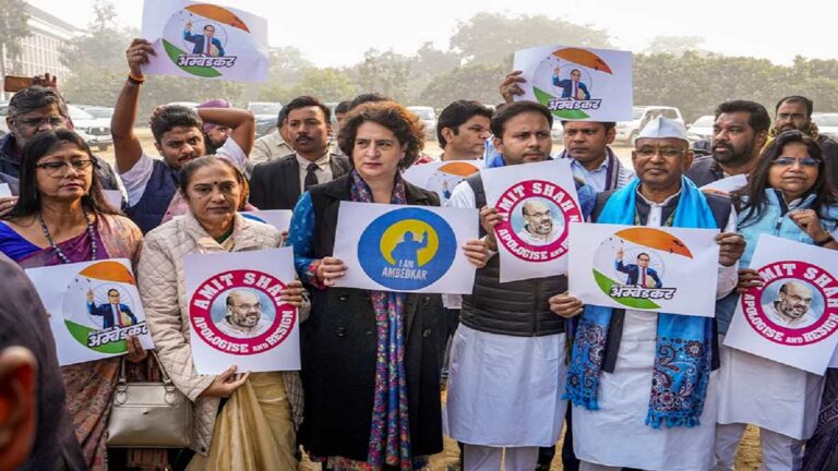 अंबेडकर विवाद: विपक्षी सांसदों ने किया विजय चौक पर अमित शाह के खिलाफ विरोध प्रदर्शन, लोकसभा अनिश्चितकाल के लिए स्थगित