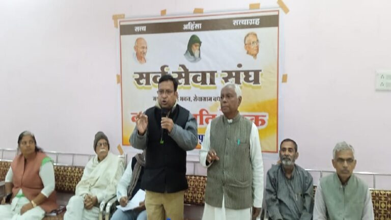 गांधी हत्या में संलिप्त आरएसएस अब गांधी संस्थानों को कब्जा करने और विकृत करने में लगा