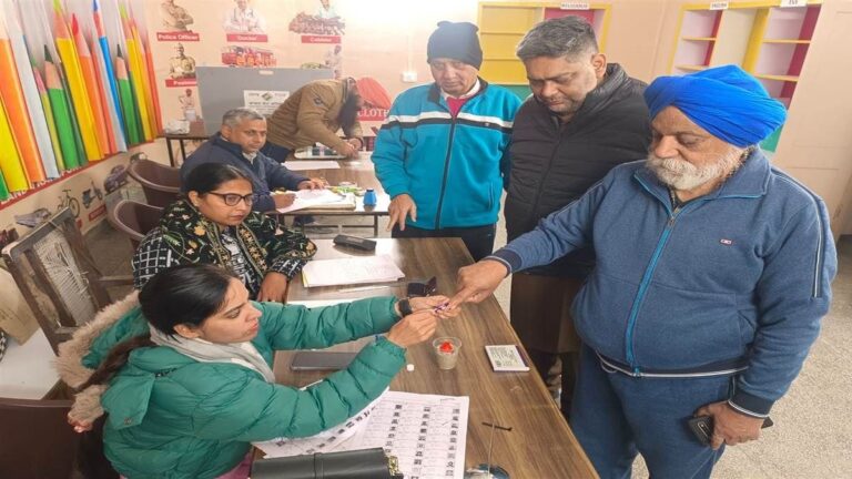 पंजाब : नगर निगम और निकाय के चुनाव परिणाम के राजनीतिक संकेत क्या हैं ?