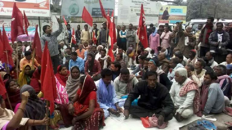 नीतीश कुमार की प्रगति यात्रा के नाम पर मचाया जा रहा पुलिसिया आतंक