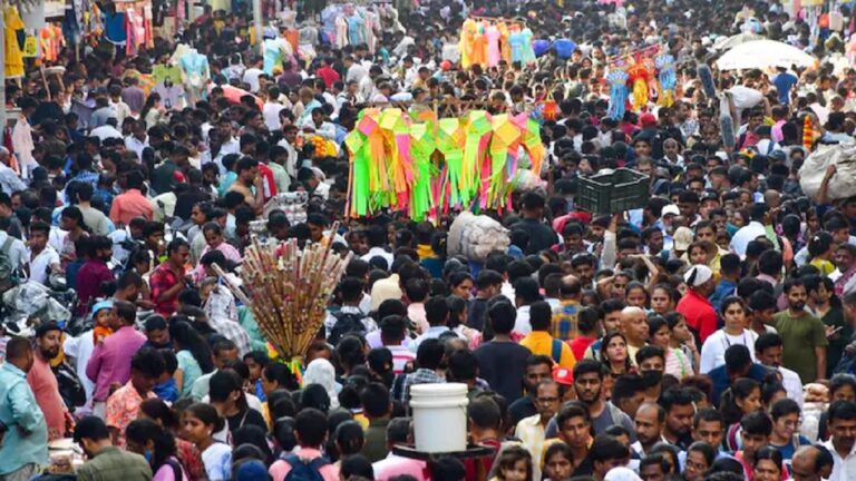 एक अरब भारतीय हो गए हैं उपभोक्ता वर्ग से बाहर