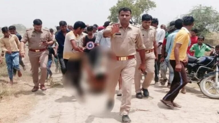 हिन्दुत्व वादियों के घर रौशनी पहुंचाने के लिए, दस हिन्दुओं ने अपने घर जला दिए
