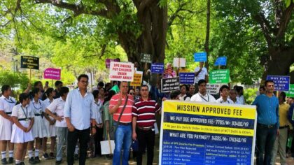 दिल्ली HC के सख्त निर्देश और सरकार के आश्वासन के बाद भी बढ़ी फीस न चुकाने पर निजी स्कूलों से निकाले जा रहे हैं बच्चे