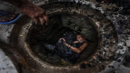 सीवर मजदूरों की मौतों का सिलसिला आखिर रुकेगा कैसे?