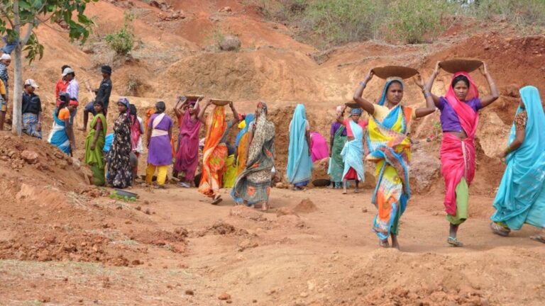 महिला श्रमिक हितैषी भाजपा, दावे और सच्चाई