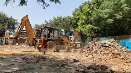 दिल्ली के गरीबों पर कहर बनकर बरपा है यह नारा : ‘जहां झुग्गी, वहां बुलडोजर’