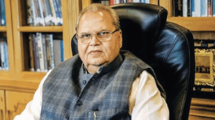क्योंकि सरकार को आलोचना पसंद नहीं है!