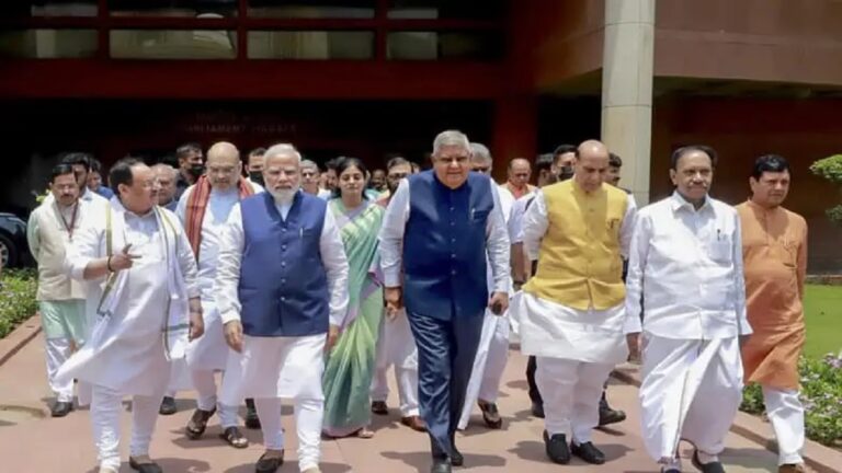 धनखड़-धमाका: मोगैम्बो खुश हुआ!