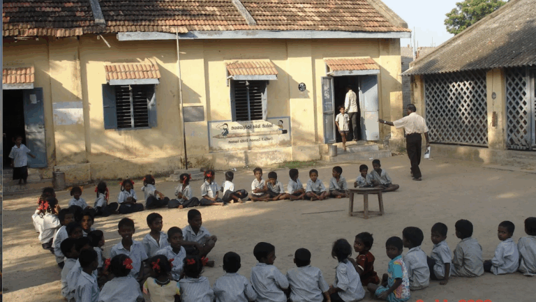 स्कूलबंदी और विलय प्रक्रिया देश को अनपढ़-अशिक्षित बनाने का बना हथियार